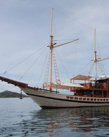 Boat Charter To Komodo